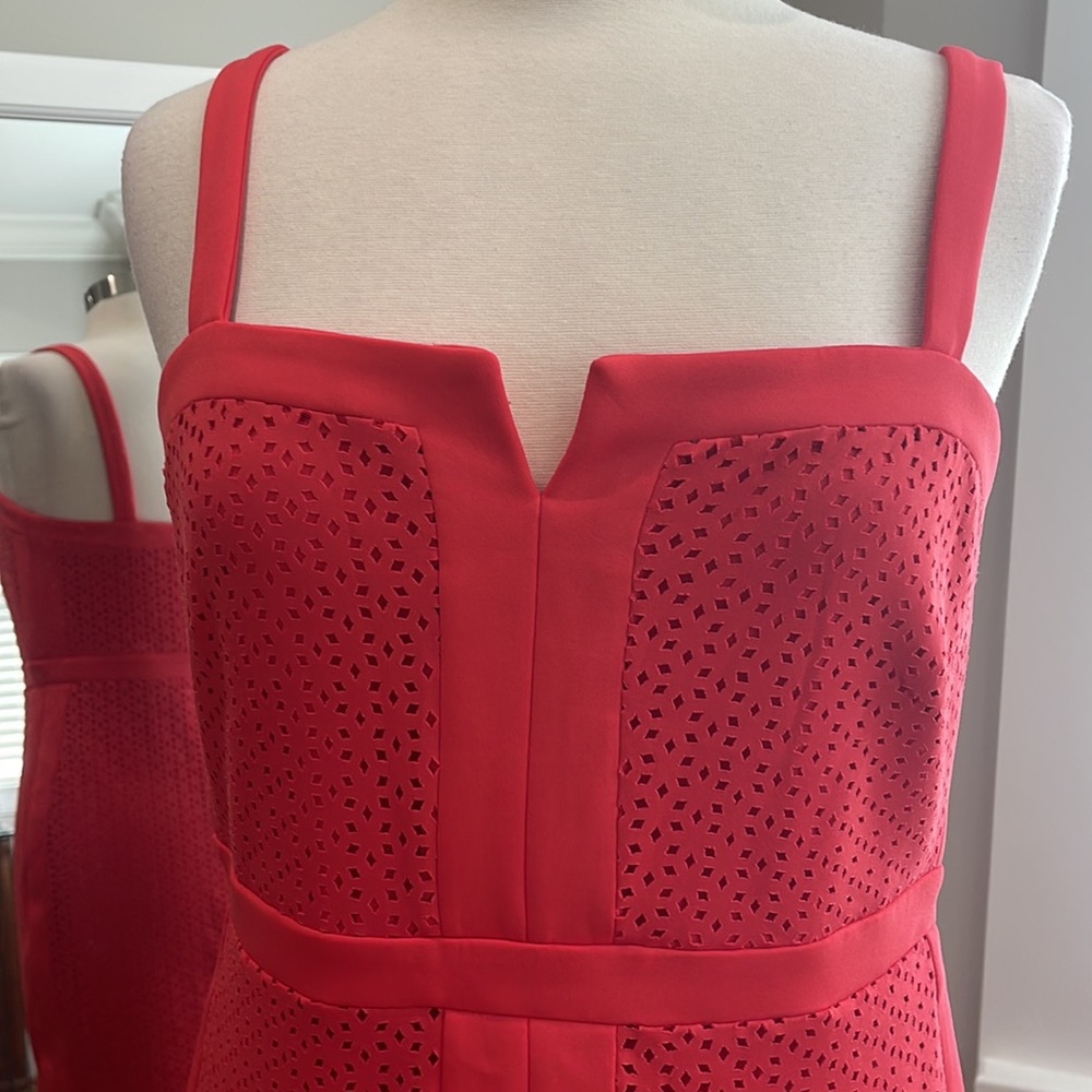 Thalia Sodi Sz M(8-10) coral laser cut fitted dress EUC